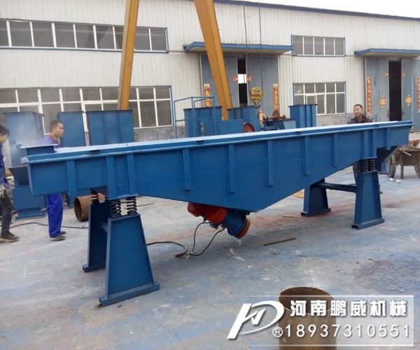 直線振動(dòng)篩兩臺(tái)震動(dòng)電機(jī)轉(zhuǎn)的方向是一個(gè)方向嗎?